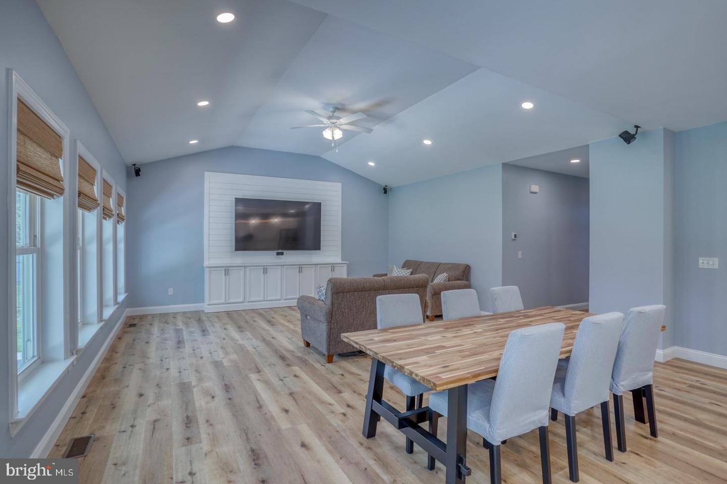 24953 Green Fern Dr Property Photo 20