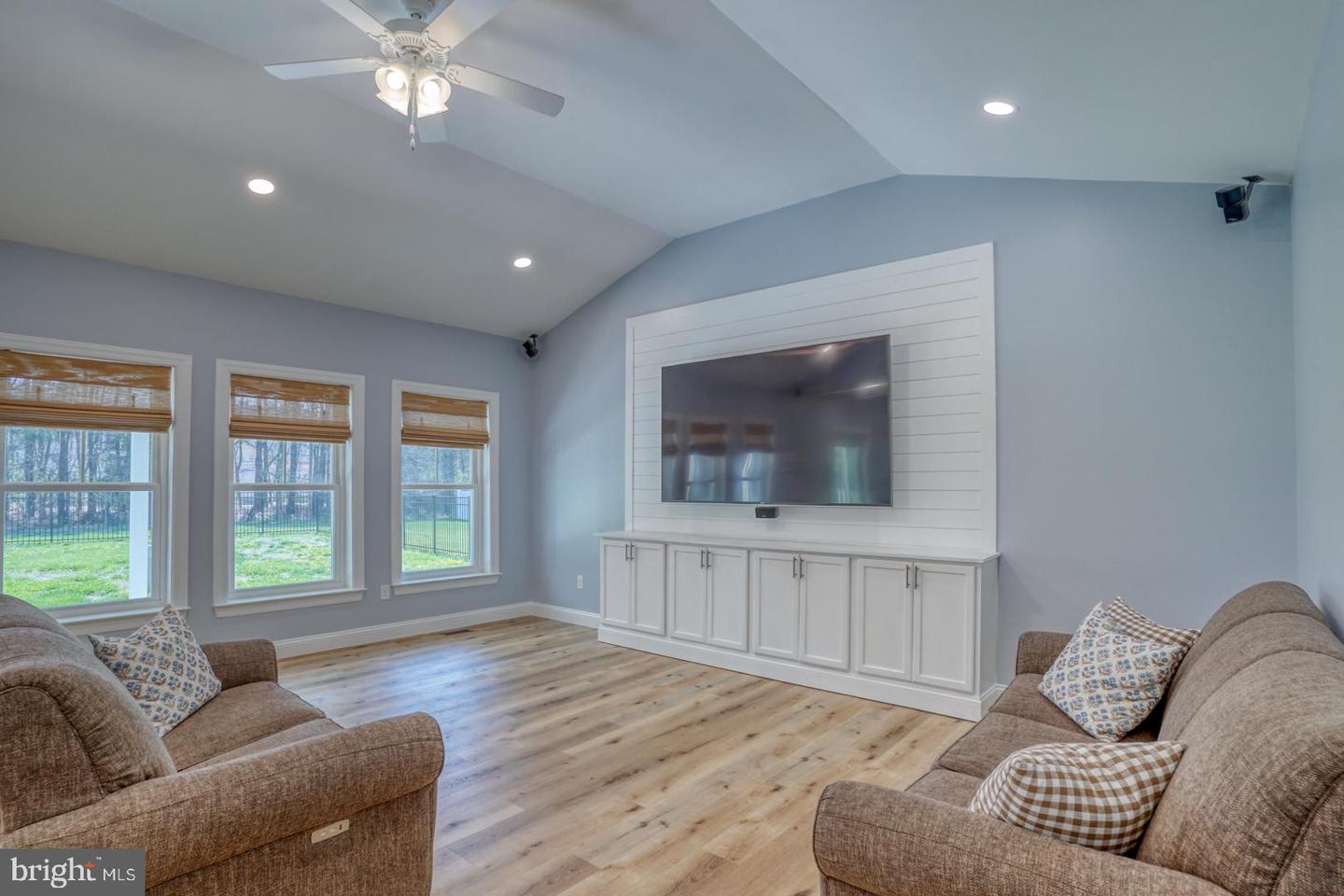 24953 Green Fern Dr Property Photo 21