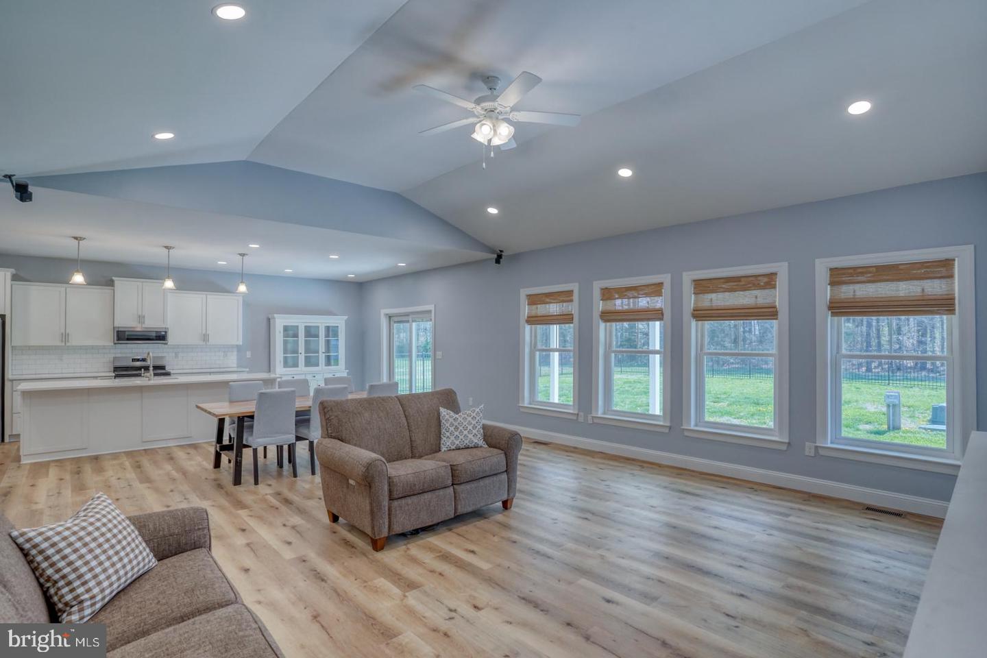 24953 Green Fern Dr Property Photo 23
