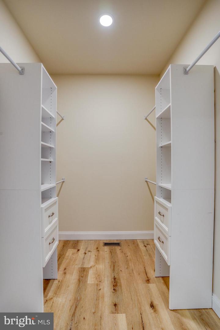 24953 Green Fern Dr Property Photo 28