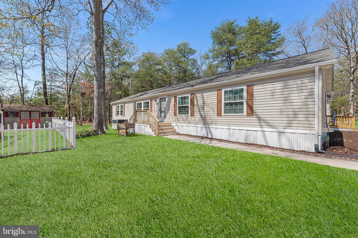 33047 Suburban Blvd Property Photo