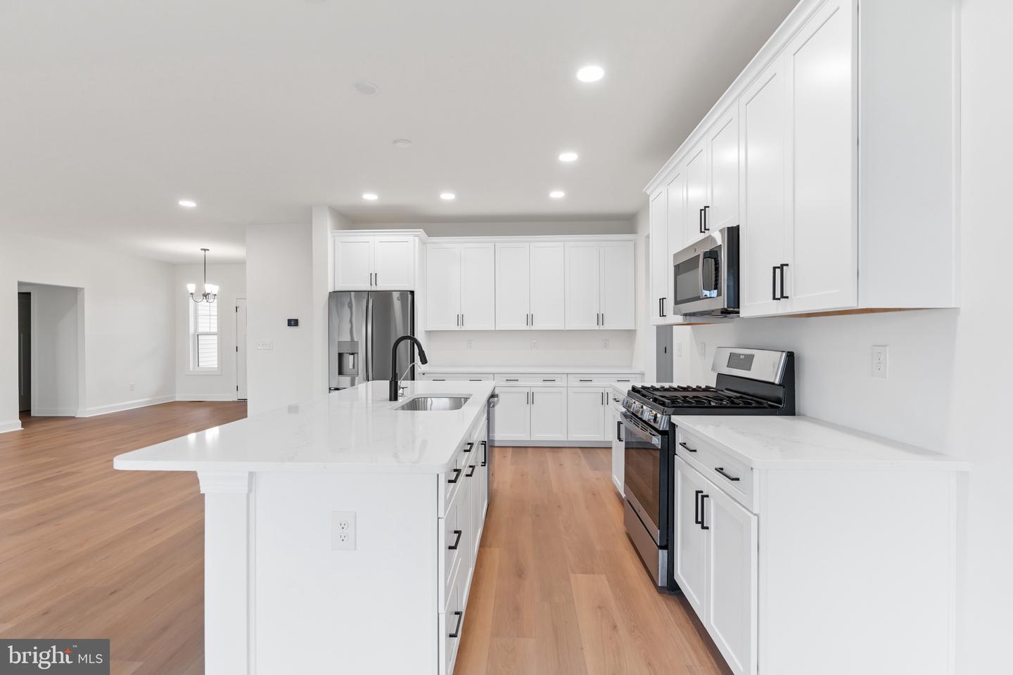 22388 Hummingbird Road Property Photo 6