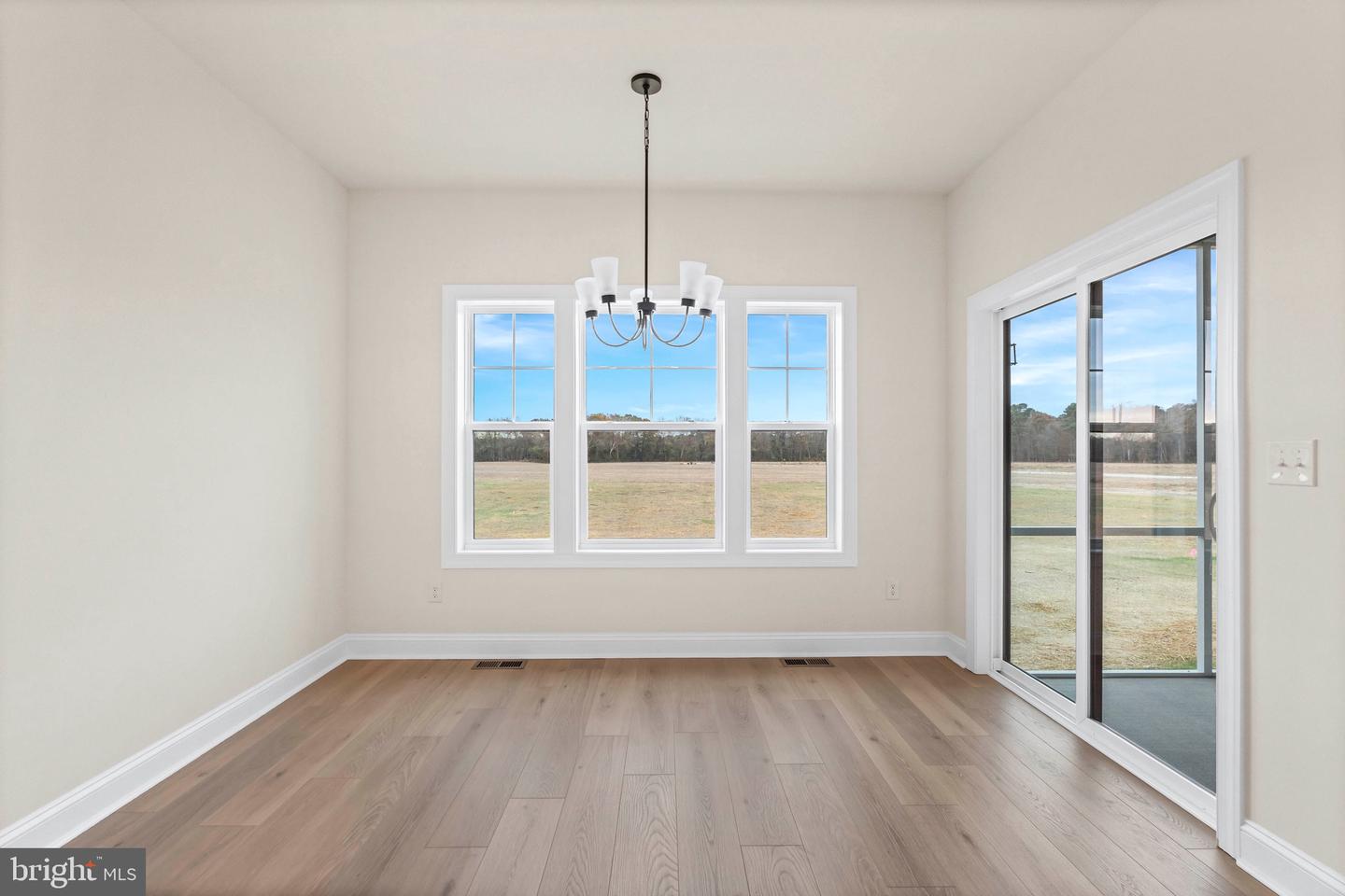 22388 Hummingbird Road Property Photo 7