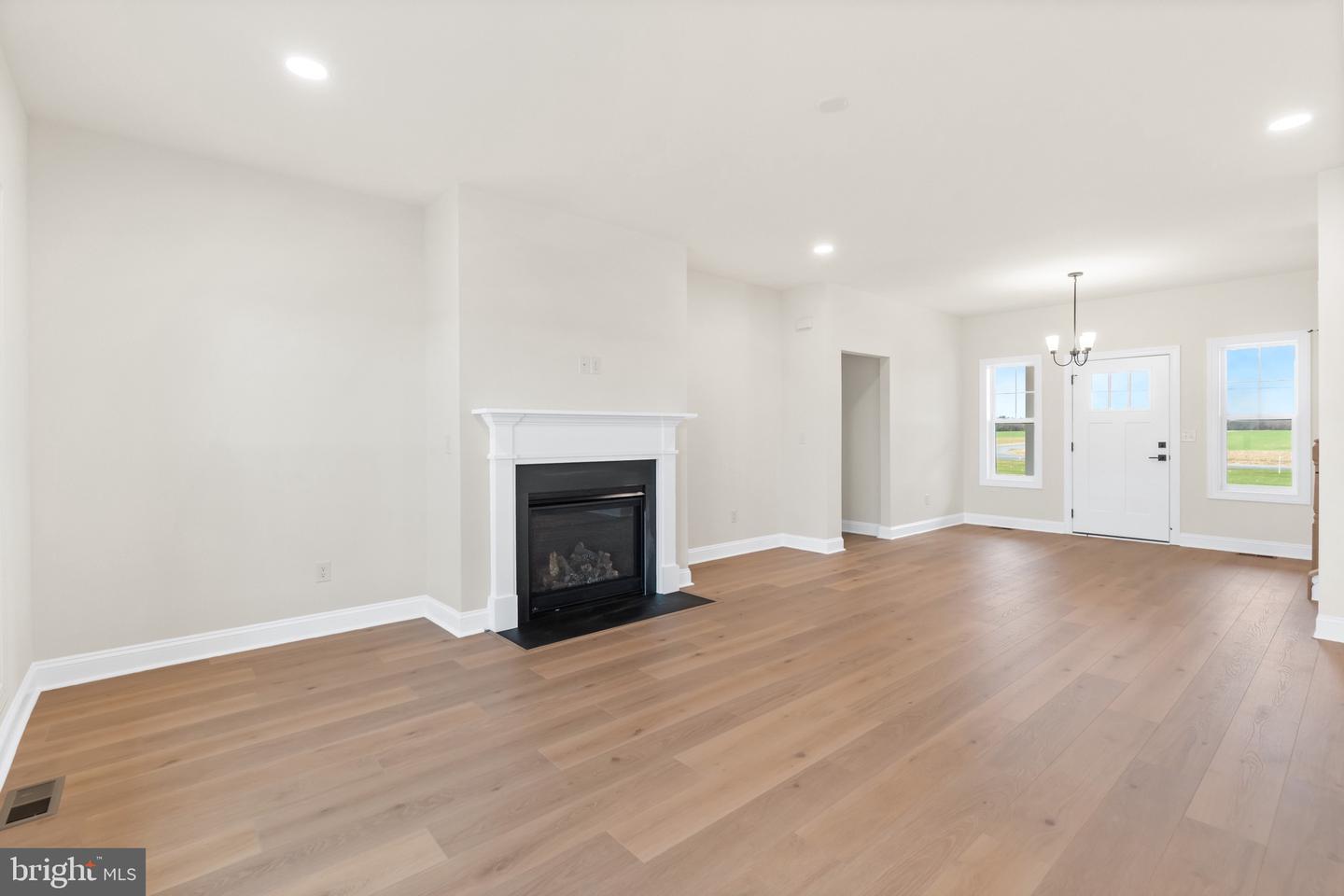 22388 Hummingbird Road Property Photo 9