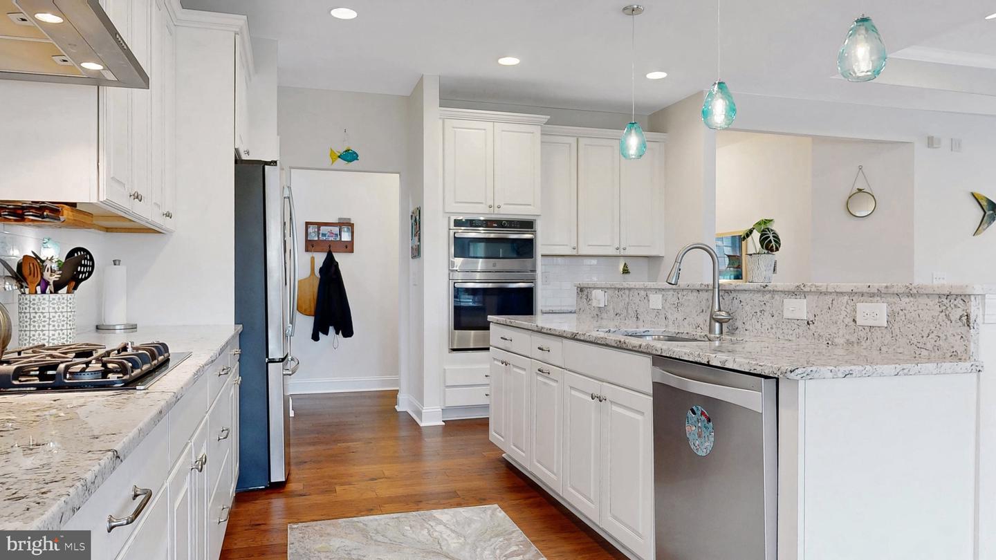 23733 Herring Reach Ct #86 Property Photo 14
