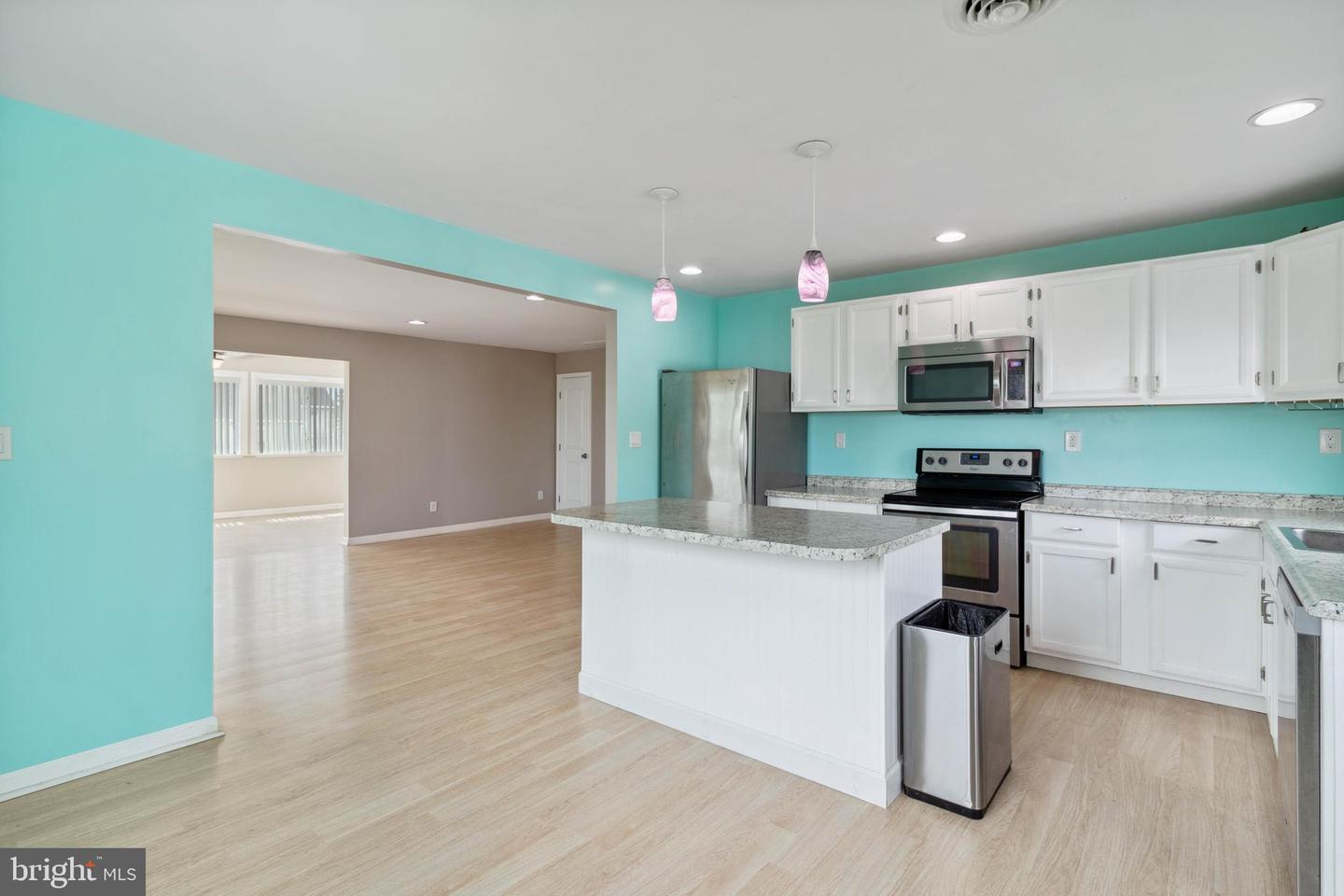 29121 Pine St Property Photo 10