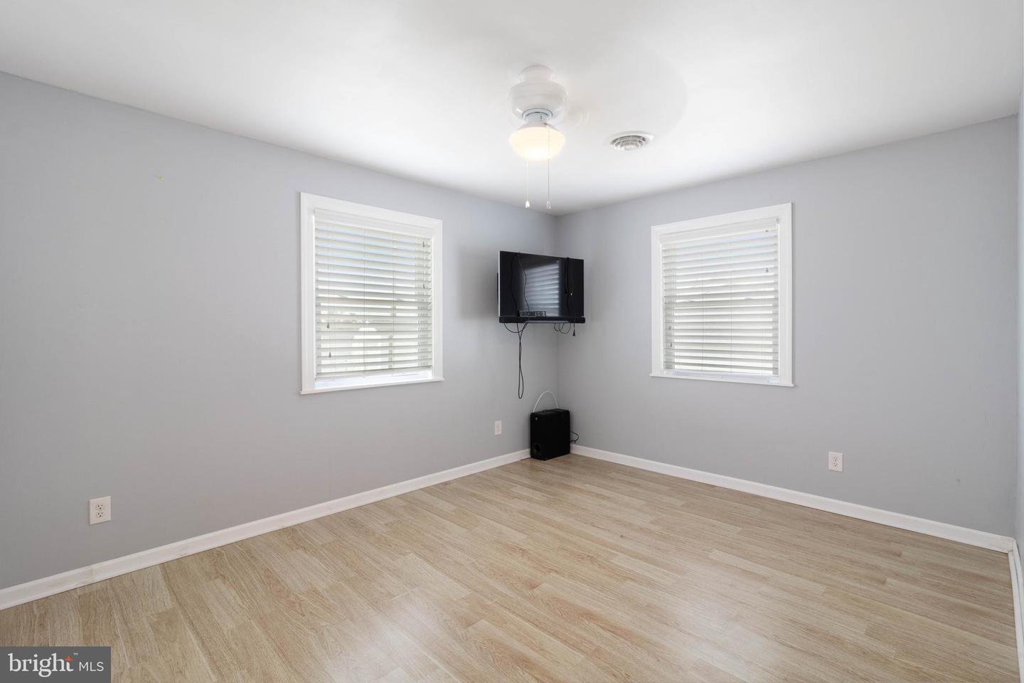 29121 Pine St Property Photo 11