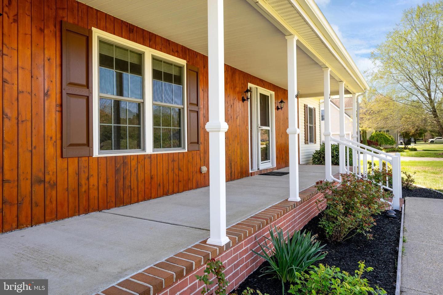 3 Kinsley Ln Property Photo 3