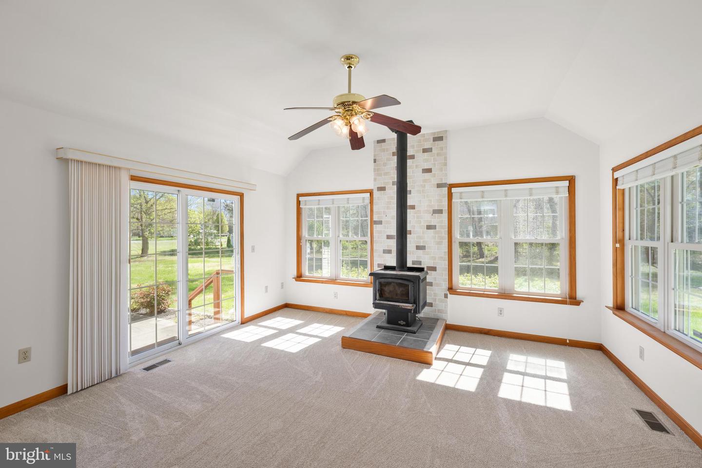3 Kinsley Ln Property Photo 12