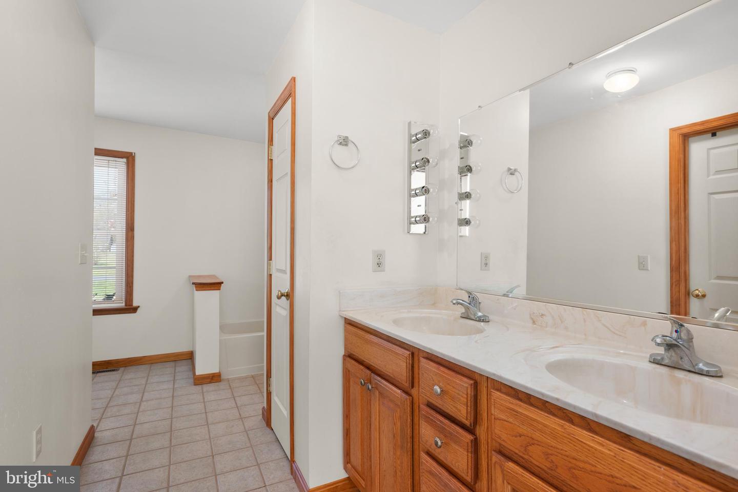 3 Kinsley Ln Property Photo 15