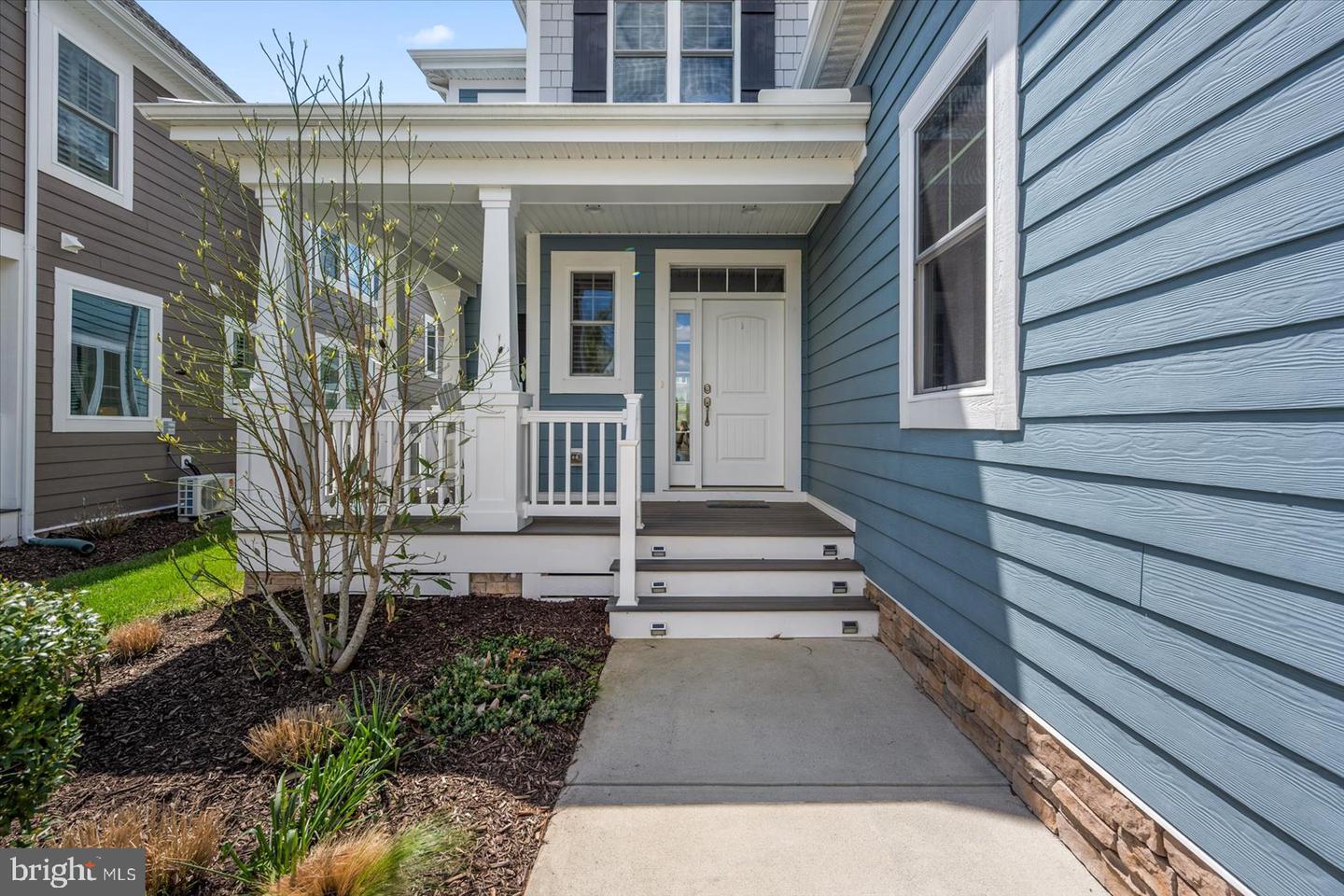 22072 Seaport Sq Property Photo 4