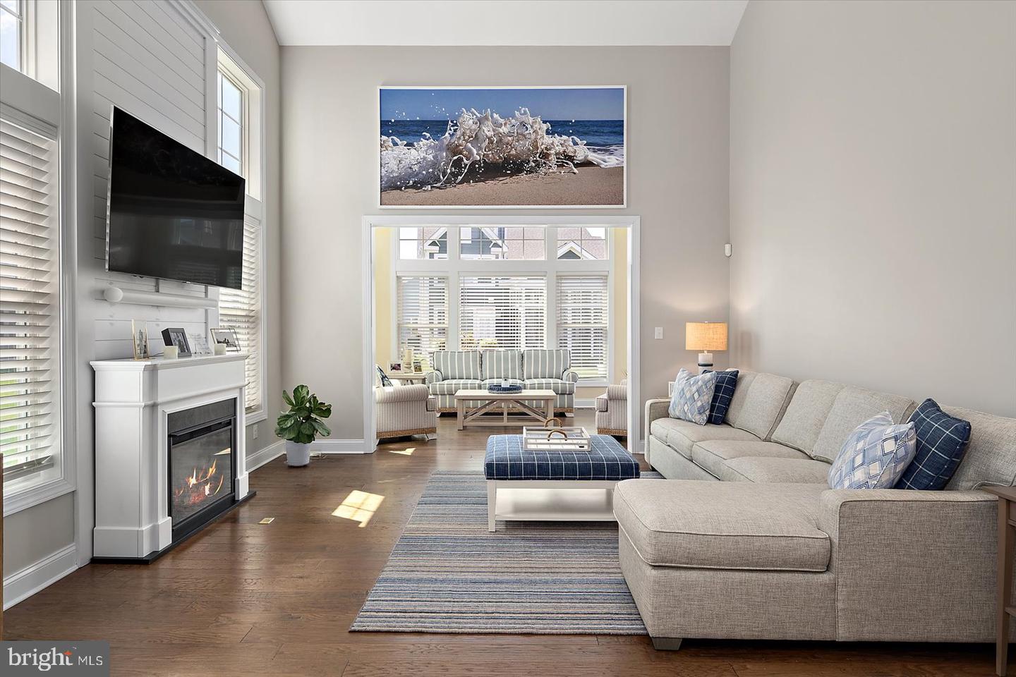 22072 Seaport Sq Property Photo 6