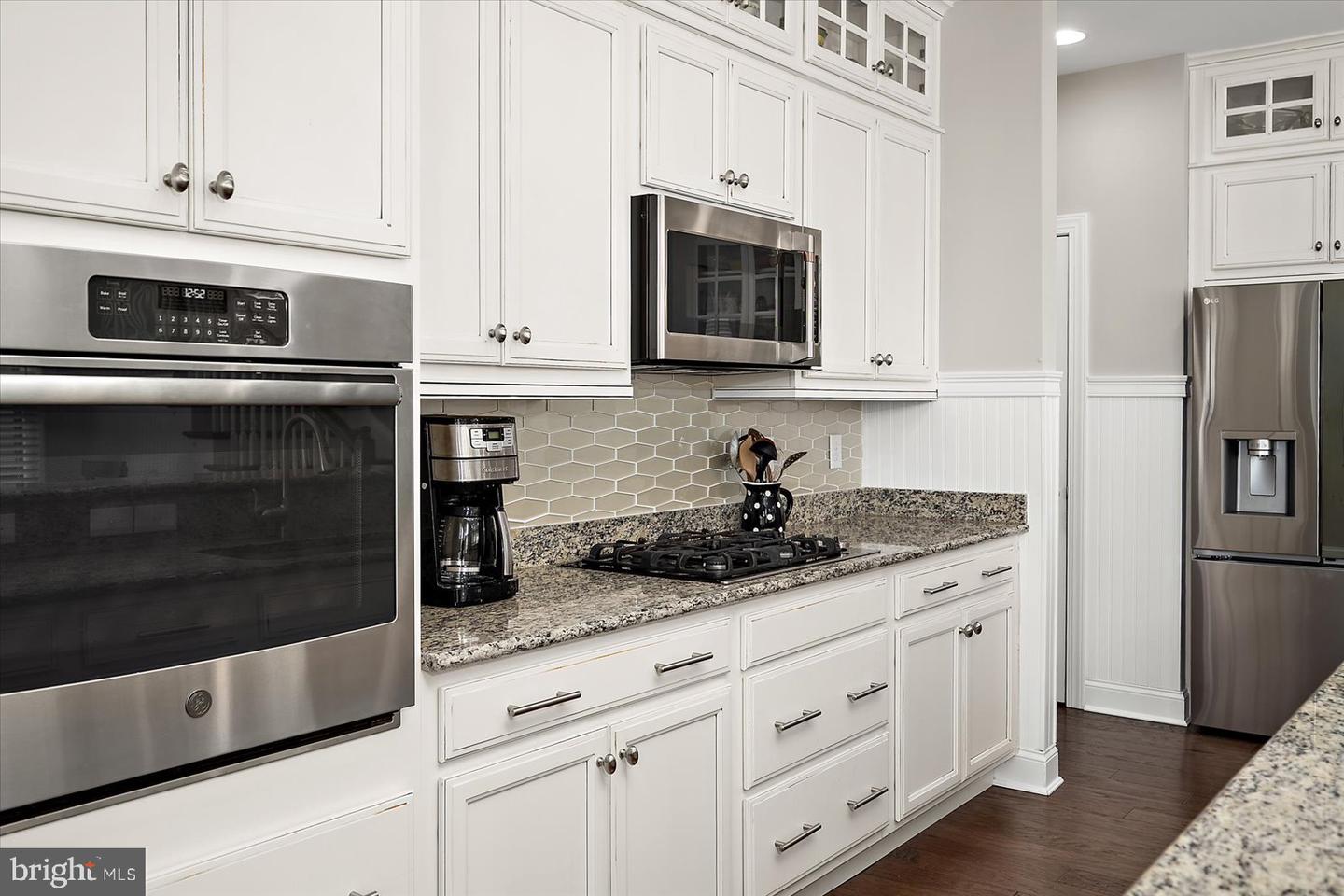 22072 Seaport Sq Property Photo 12