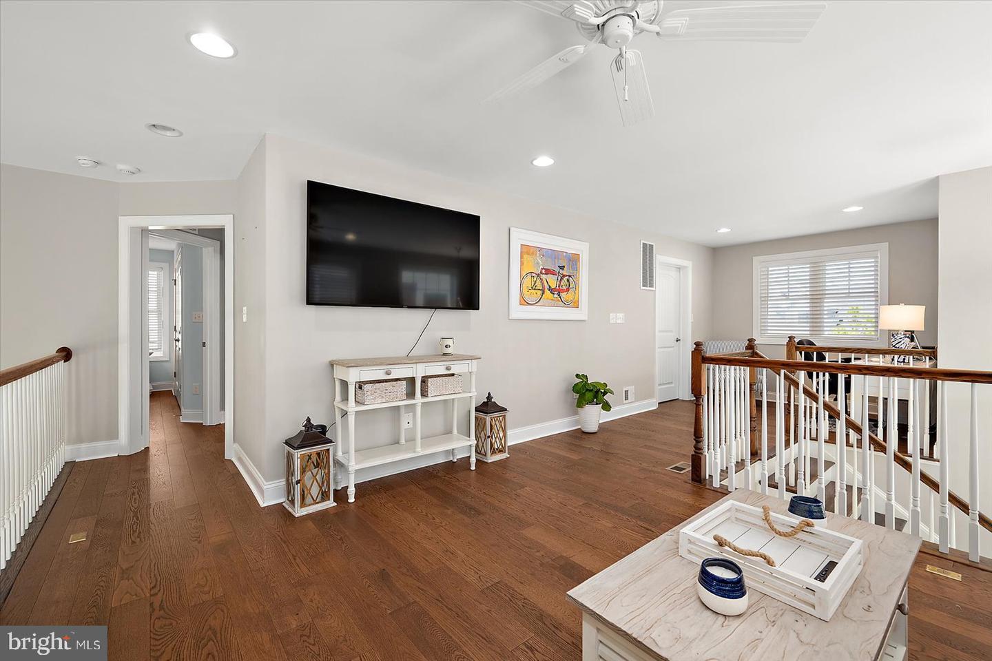 22072 Seaport Sq Property Photo 28