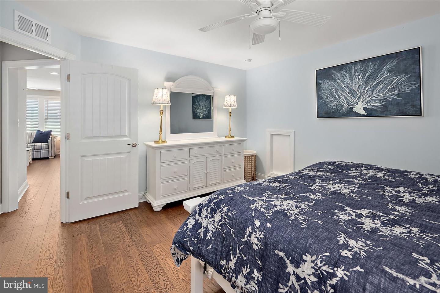 22072 Seaport Sq Property Photo 32