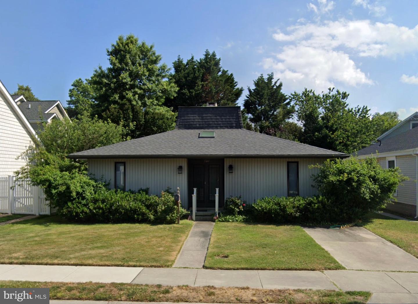 300 Hickman St Property Photo