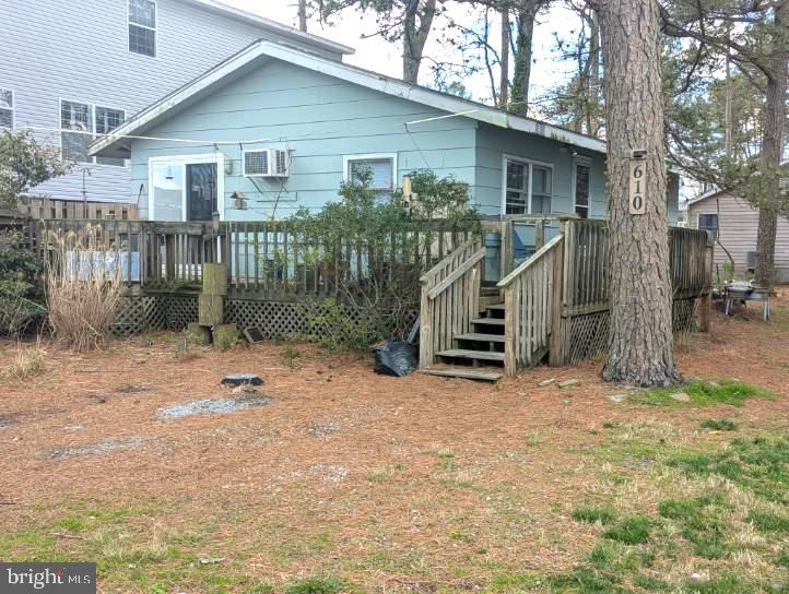610 6th St Property Photo 3