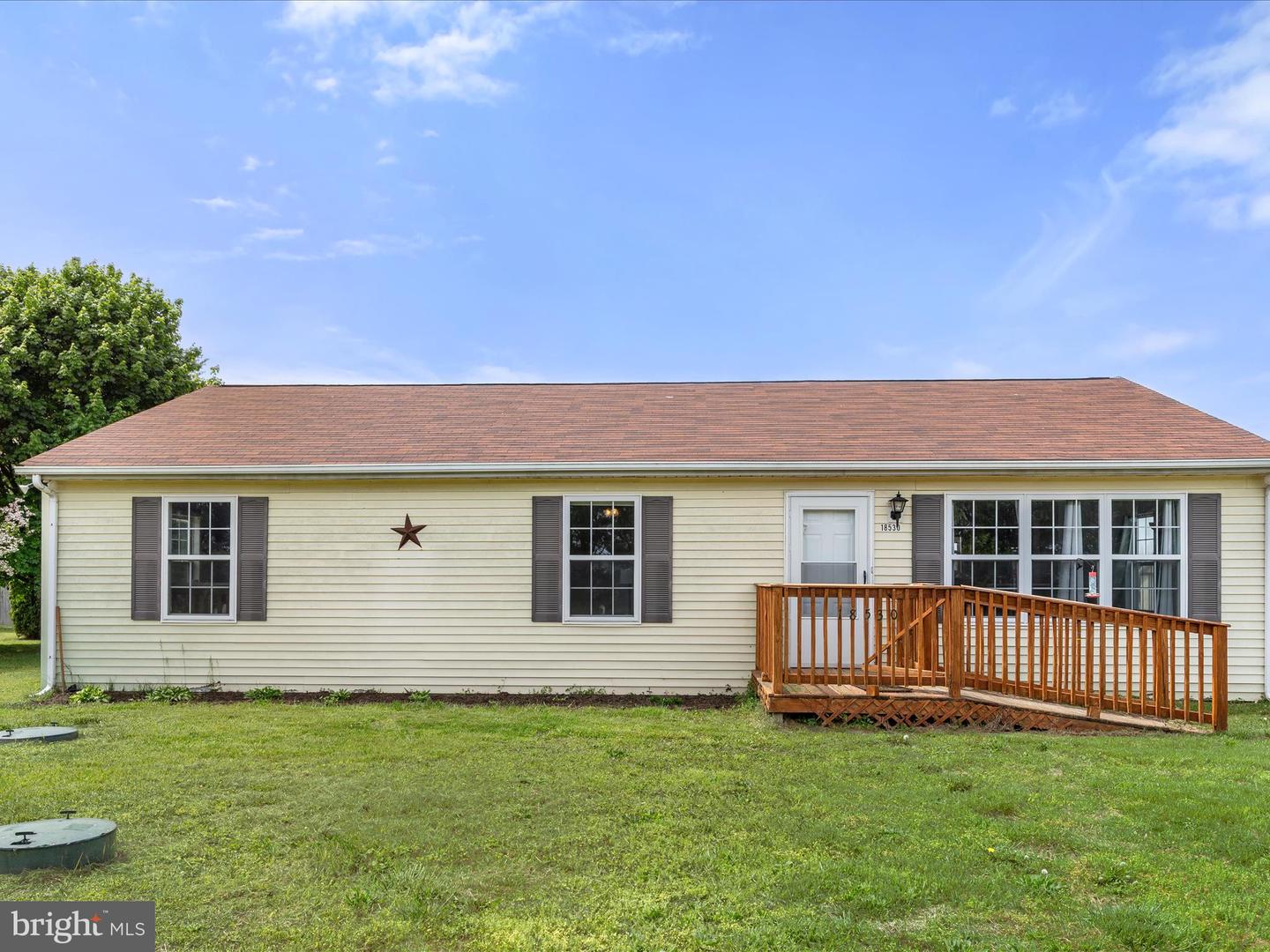 18530 Oak Rd Property Photo 1