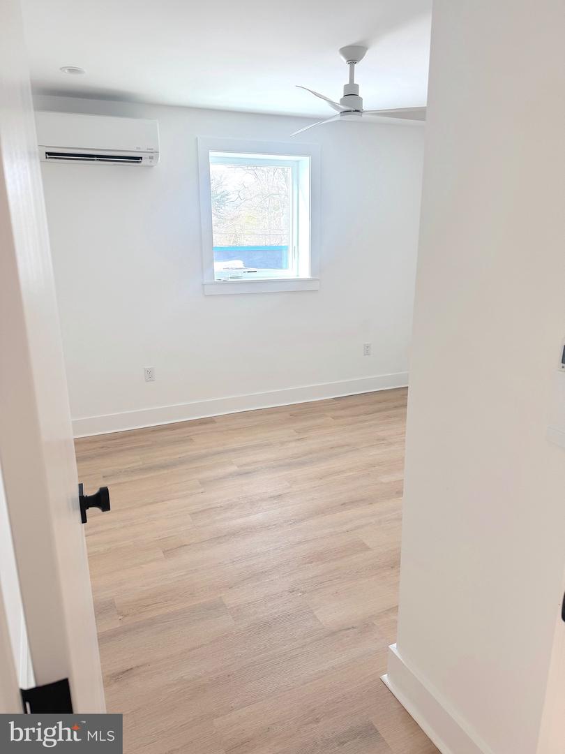 168 Columbia Avenue #f Property Photo 7