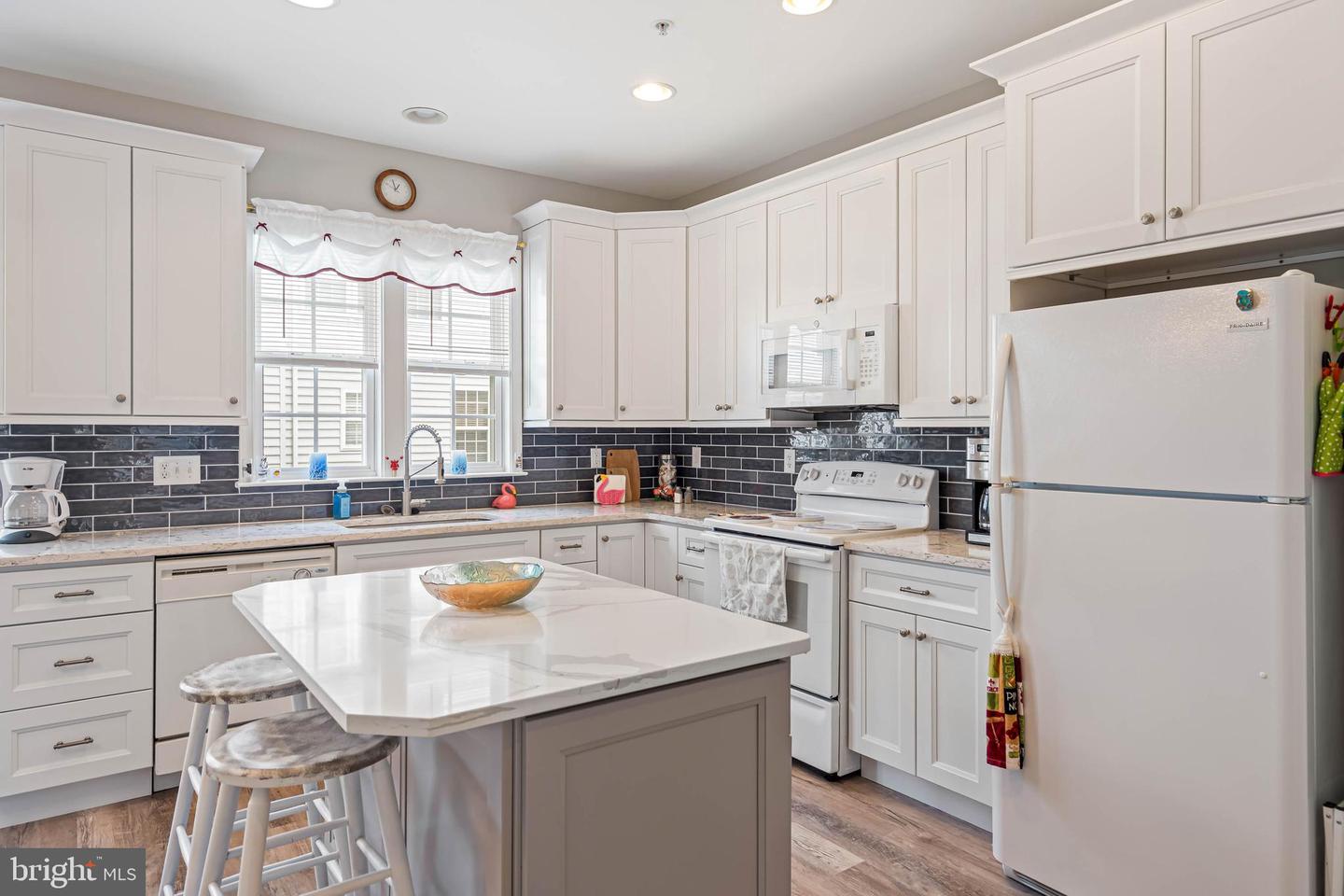 26765 Chatham Ln #b19-4 Property Photo 3