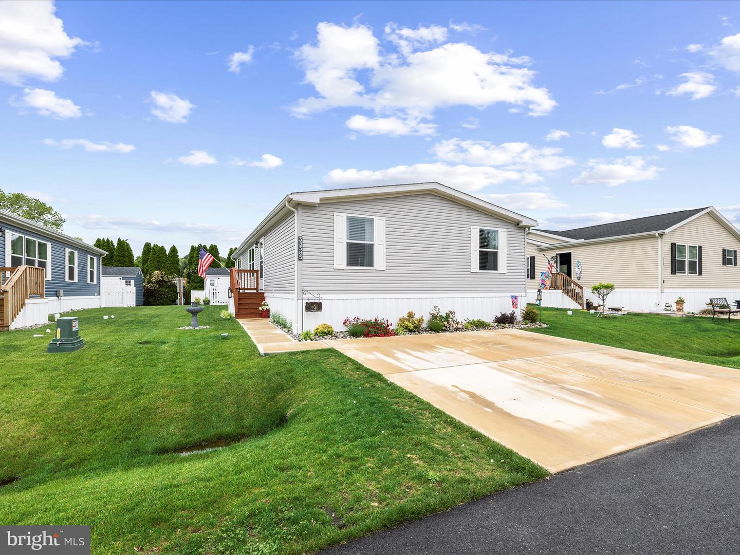 33385 Buttercup St Property Photo 1