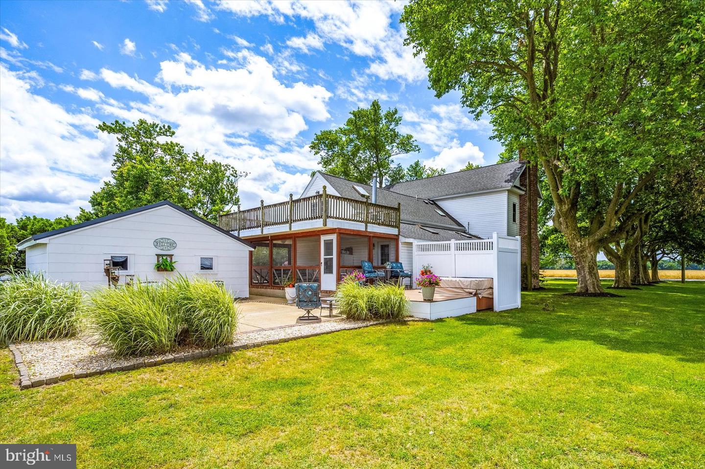 8807 Woodland Ferry Rd Property Photo 3