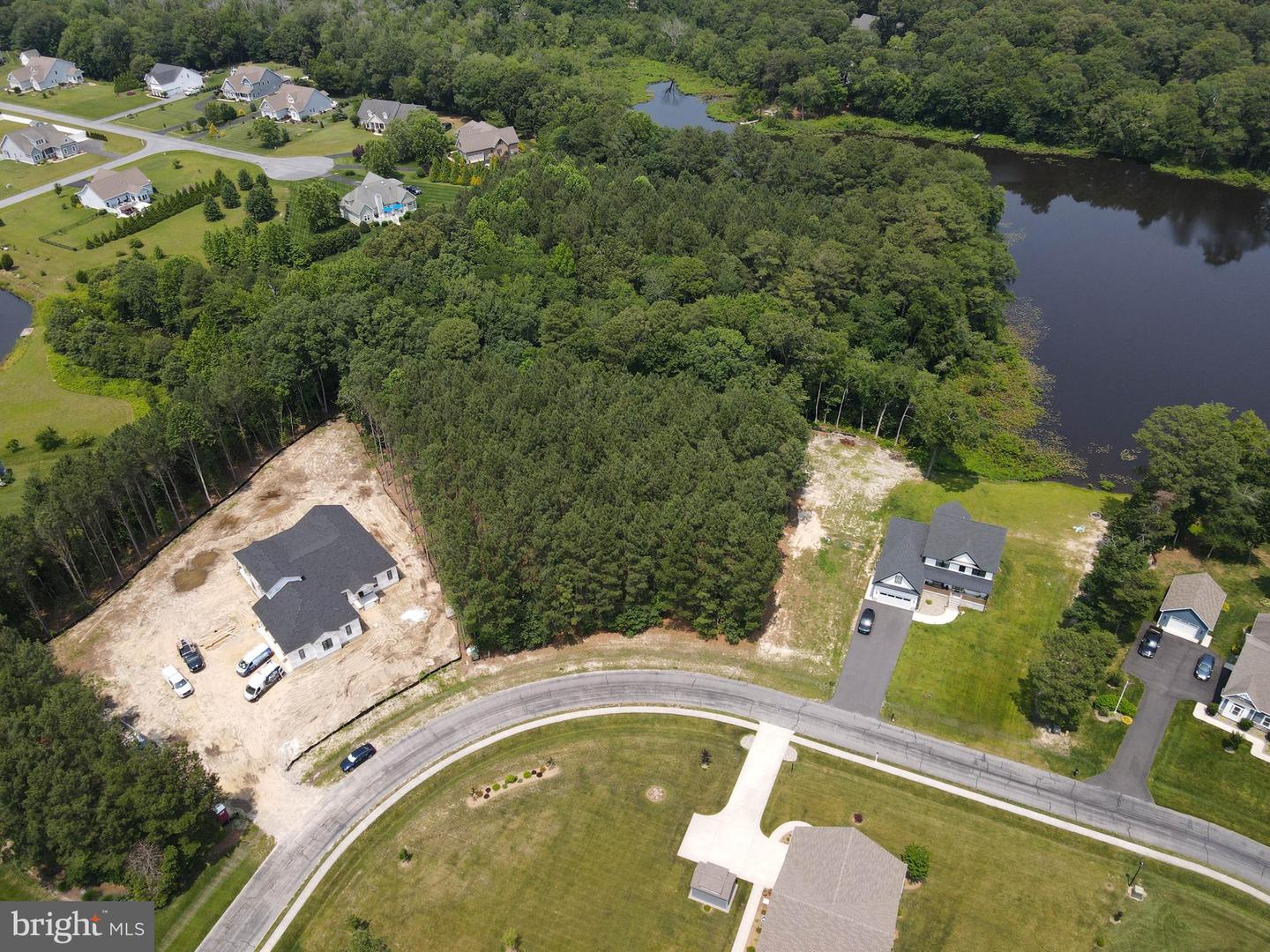 24762 Millpond Ln Property Photo 6