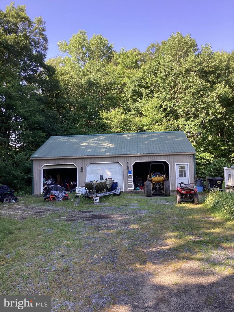 33882 Beagle Ln Property Photo 2