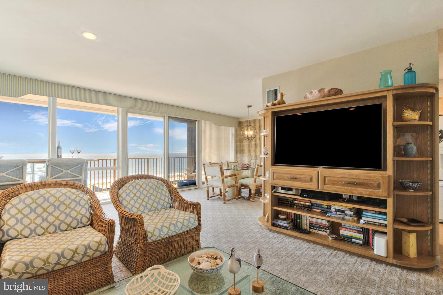 21 Ocean #904 Property Photo 17
