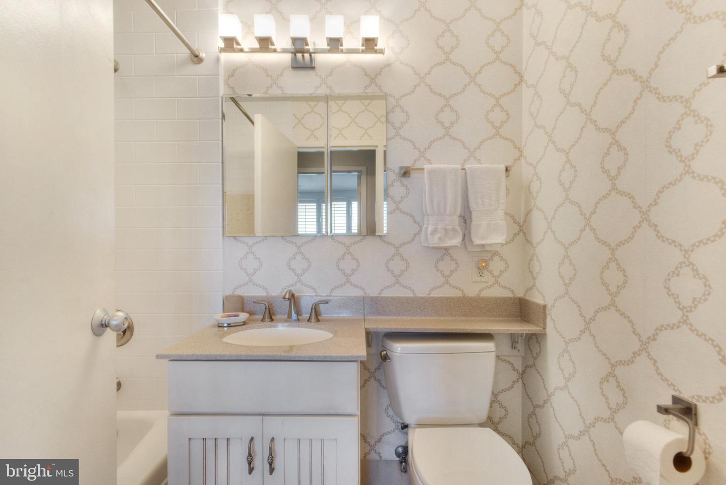 21 Ocean #904 Property Photo 37