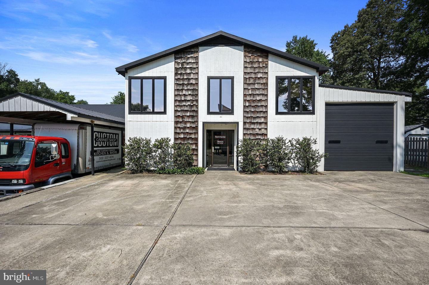 9155 Campbell Ln Property Photo 1