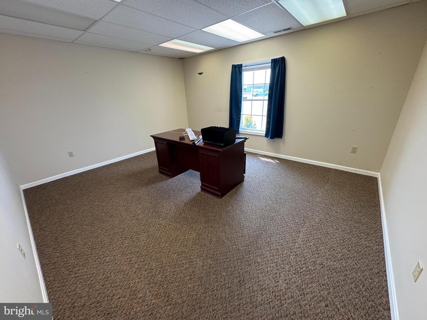 11516 Commercial Ln Property Photo 9