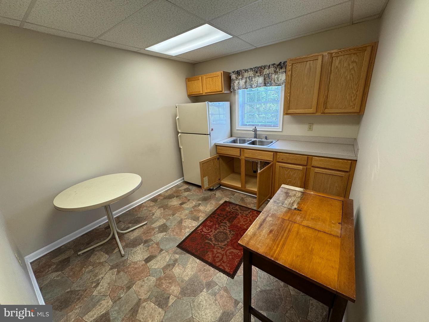 11516 Commercial Ln Property Photo 14