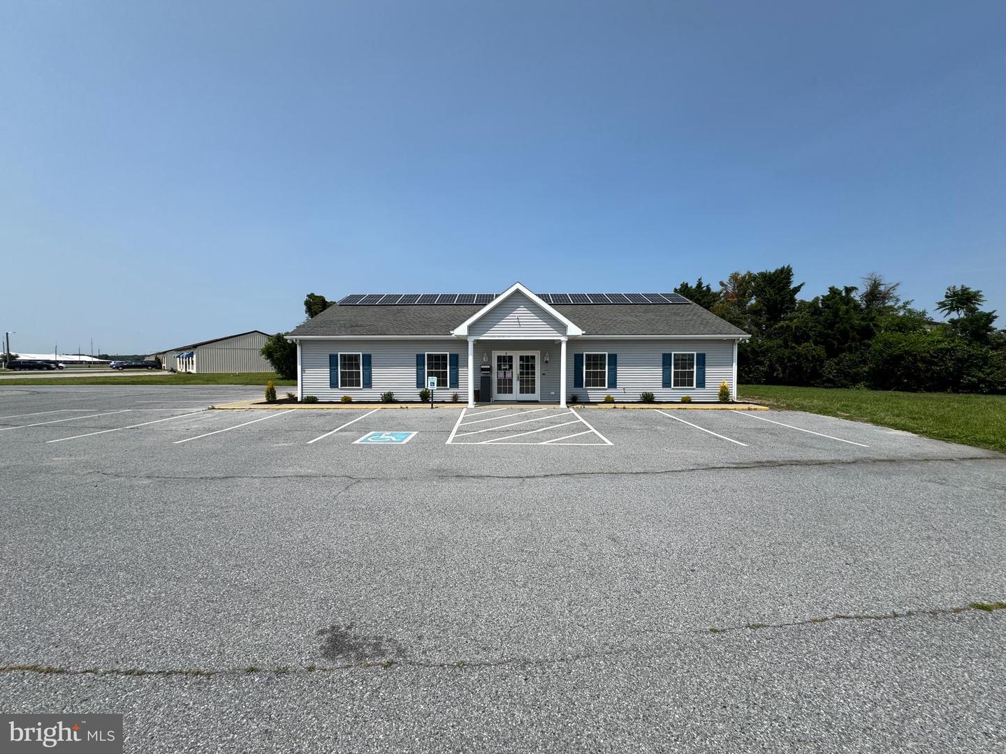 11516 Commercial Ln Property Photo 17
