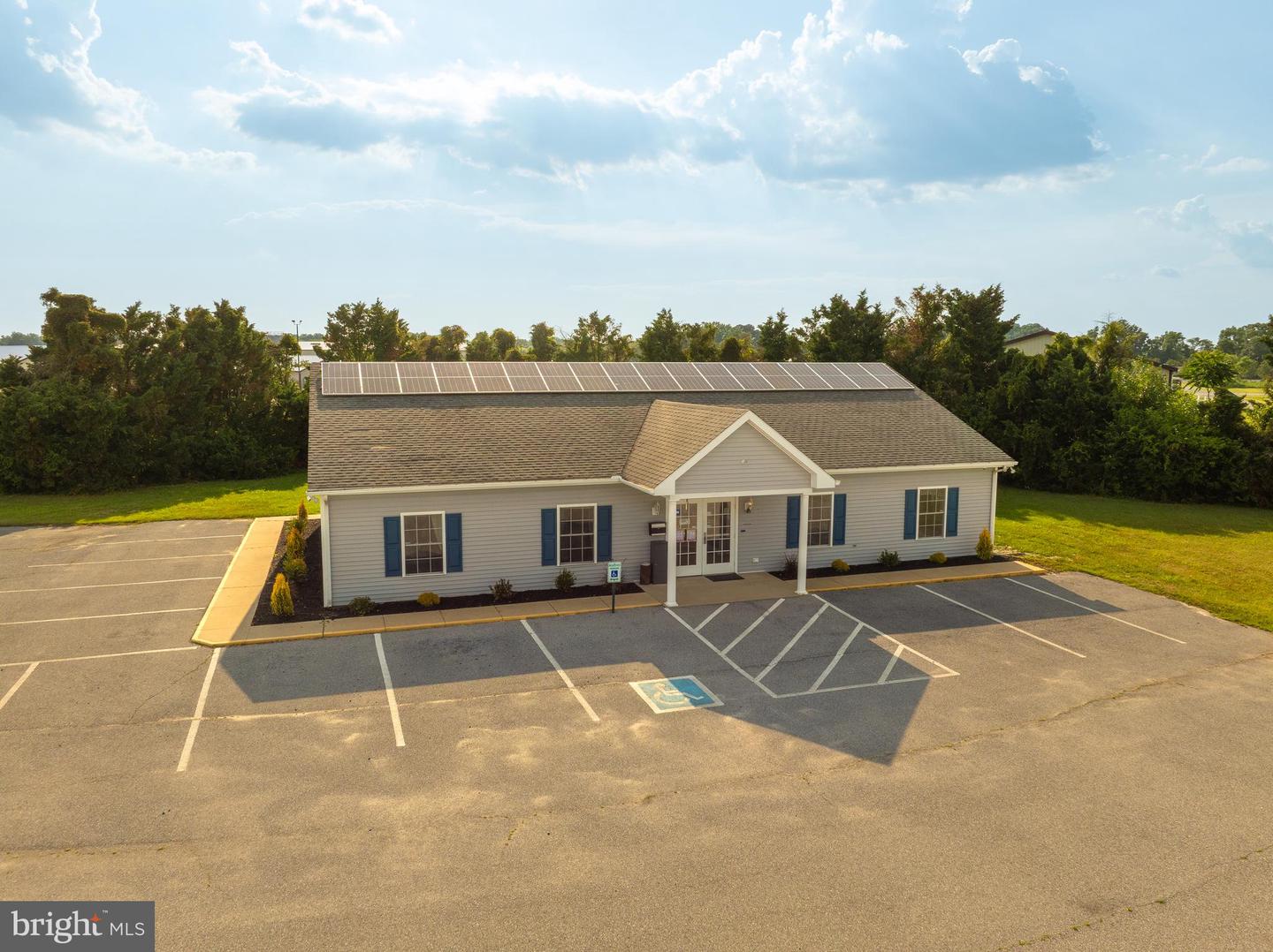 11516 Commercial Ln Property Photo 22