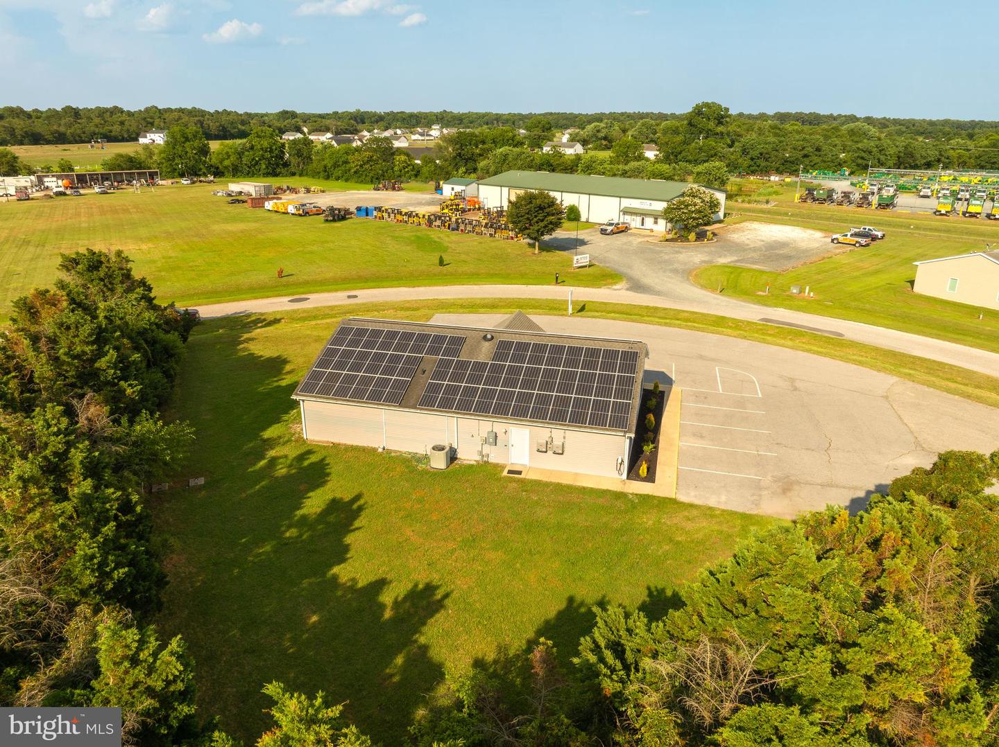 11516 Commercial Ln Property Photo 29