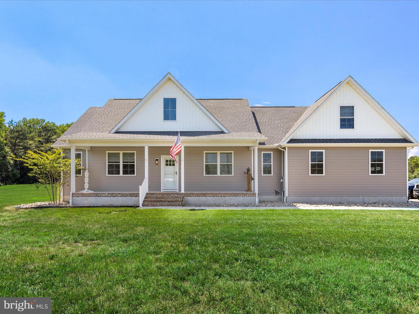 38322 N Spring Hill Rd Property Photo 1