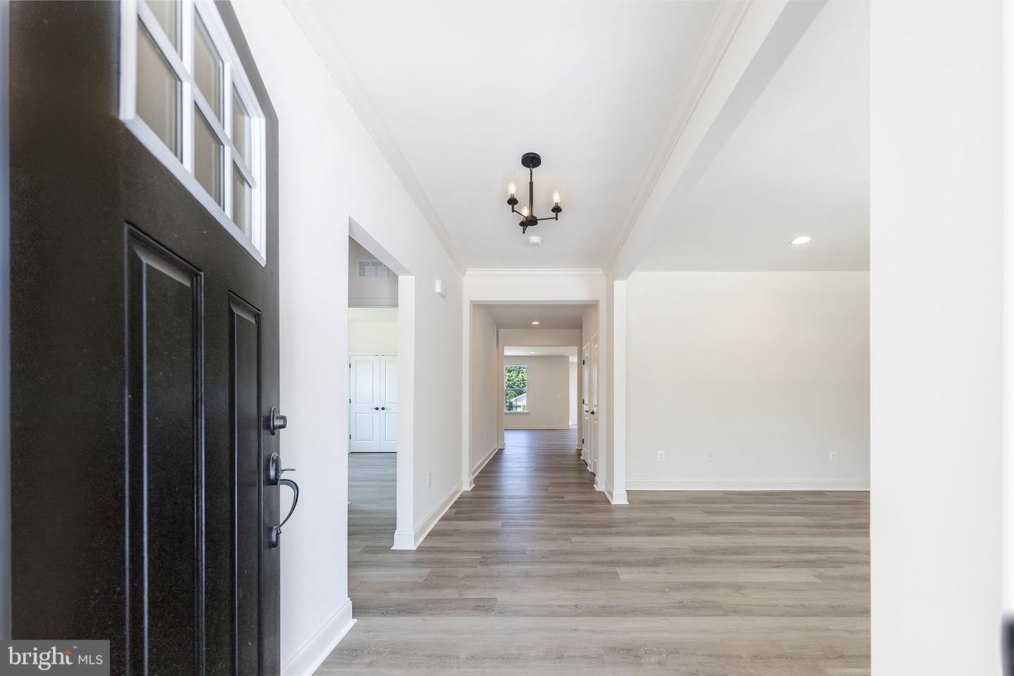 16236 Amora Drive Property Photo 6