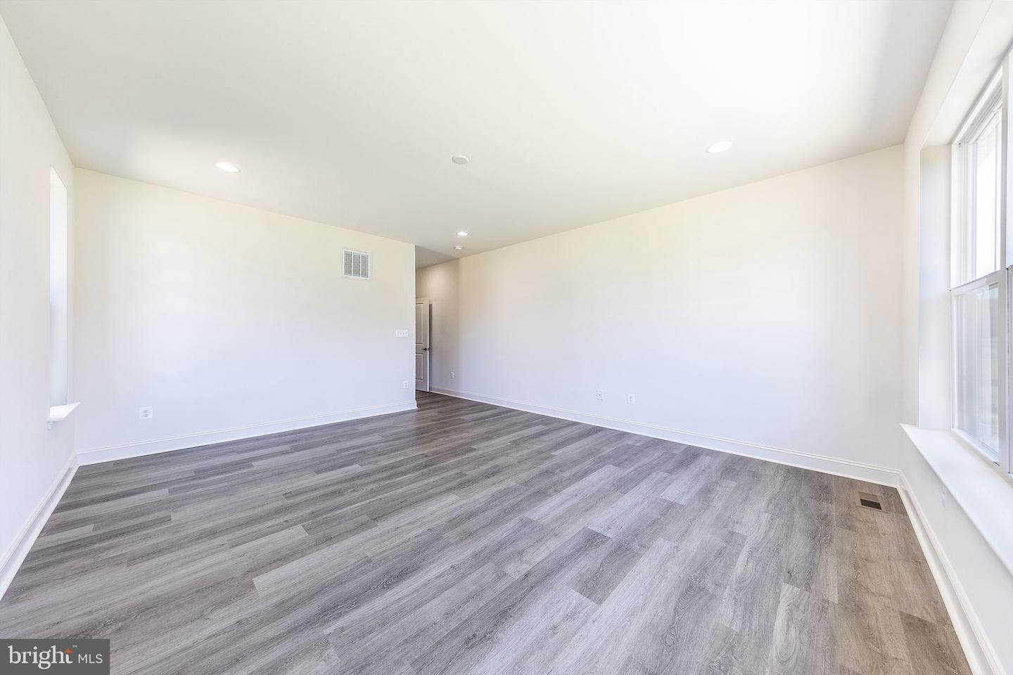 16236 Amora Drive Property Photo 18