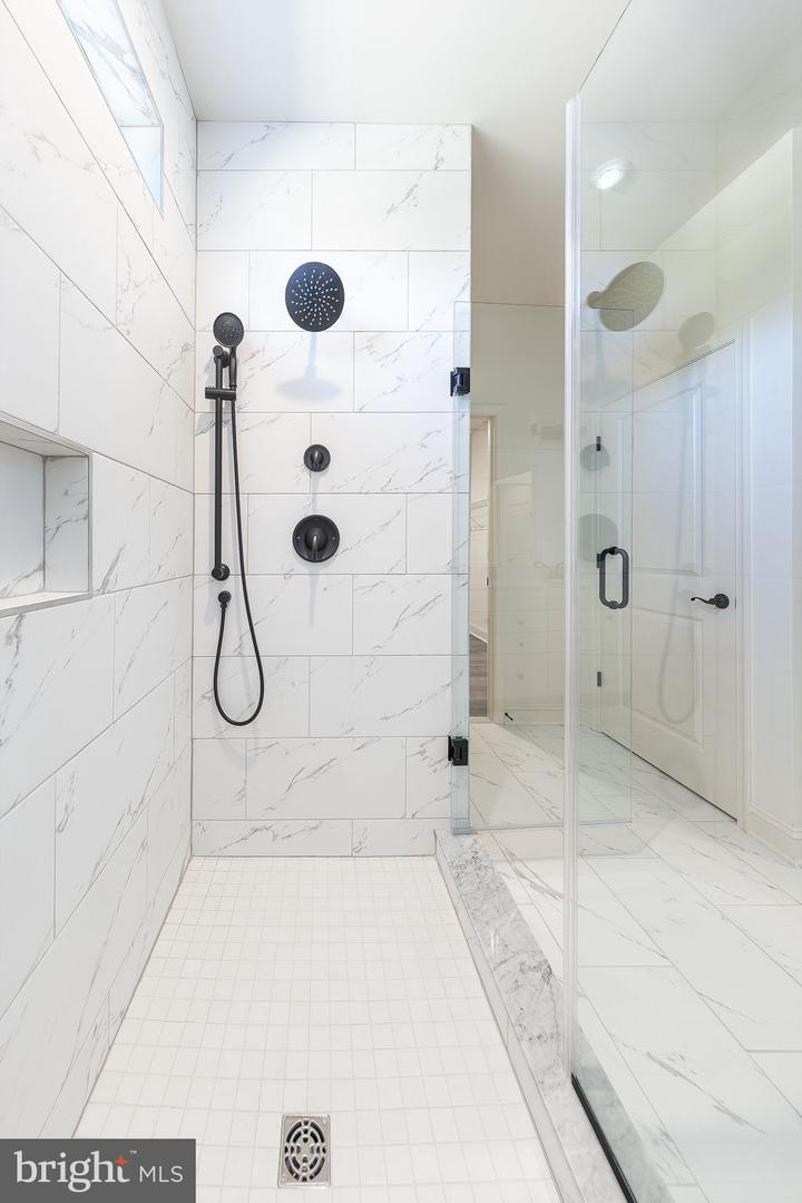 16236 Amora Drive Property Photo 20