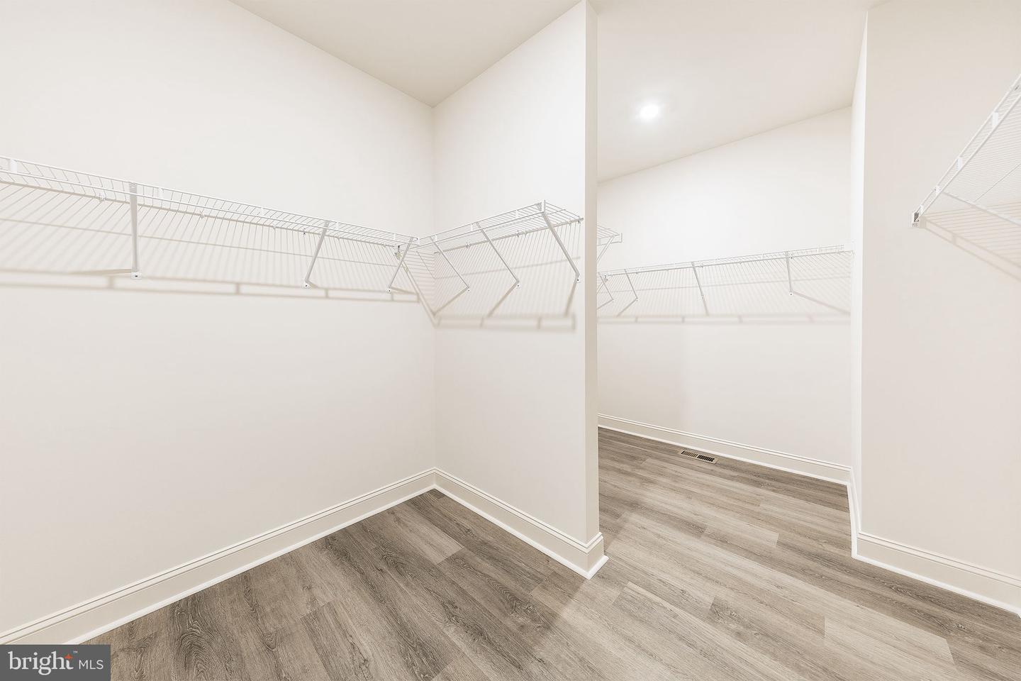 16236 Amora Drive Property Photo 21