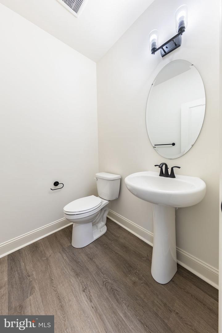 16236 Amora Drive Property Photo 23