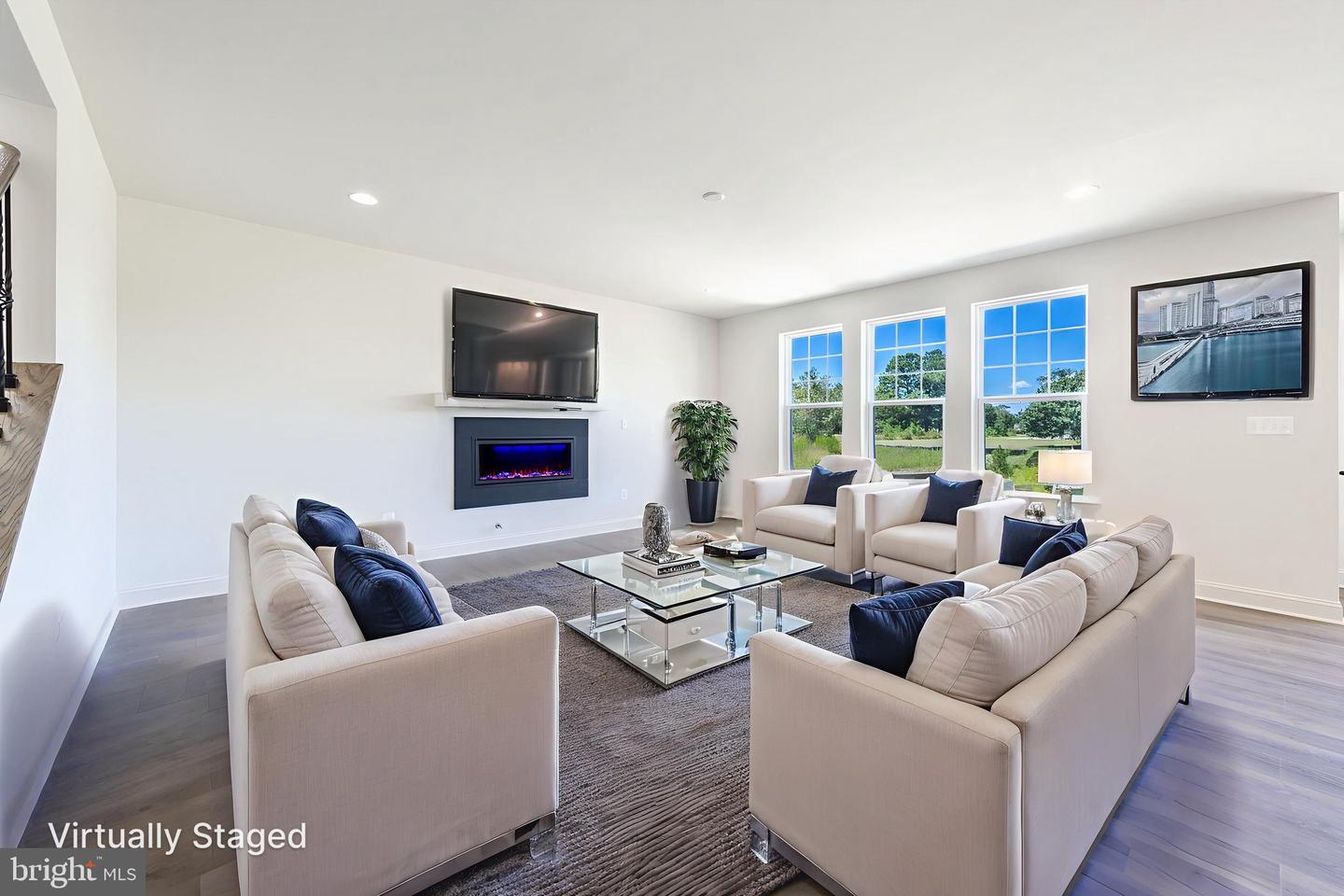 16300 Amora Drive Property Photo 6
