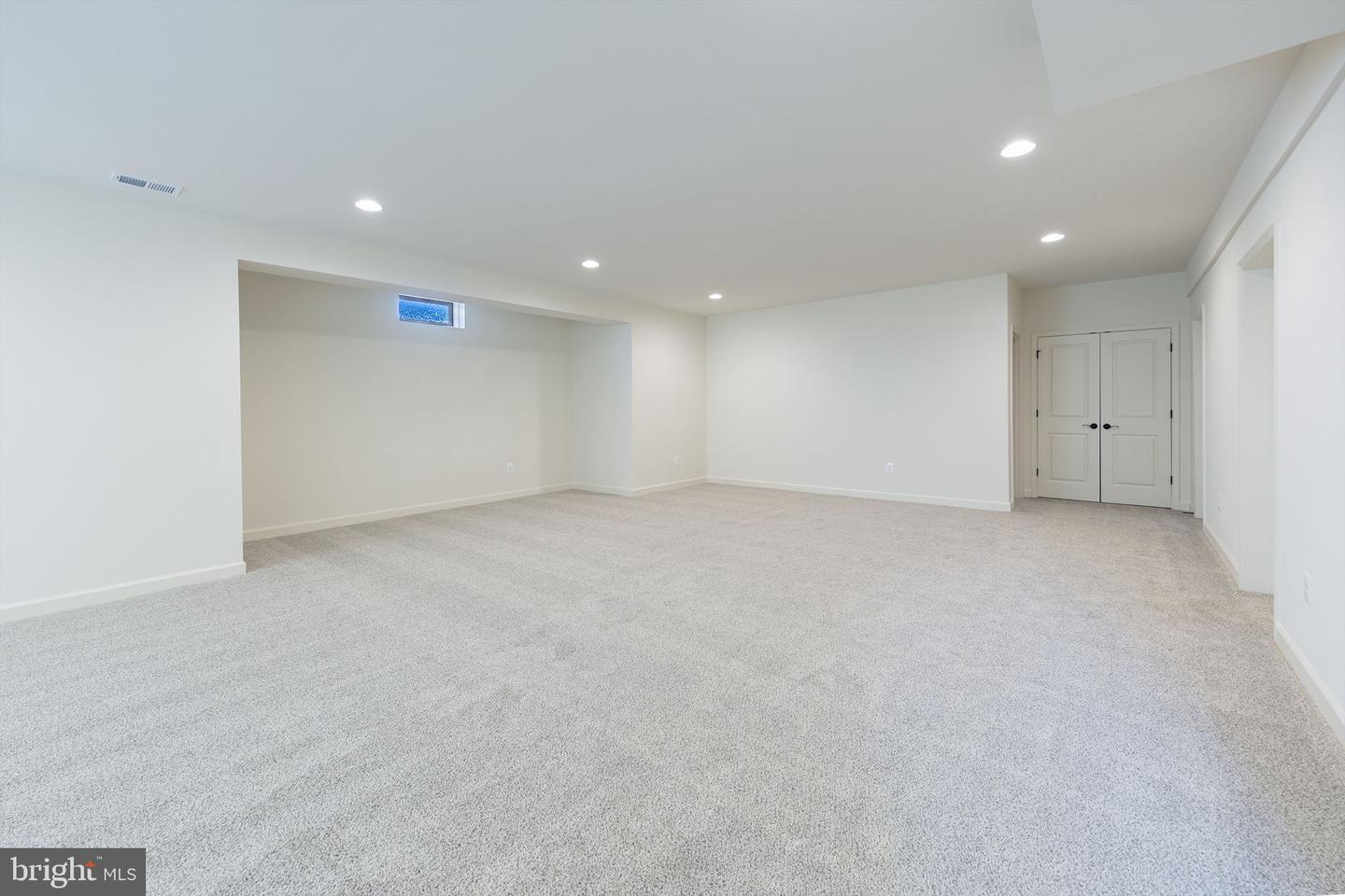 16300 Amora Drive Property Photo 16