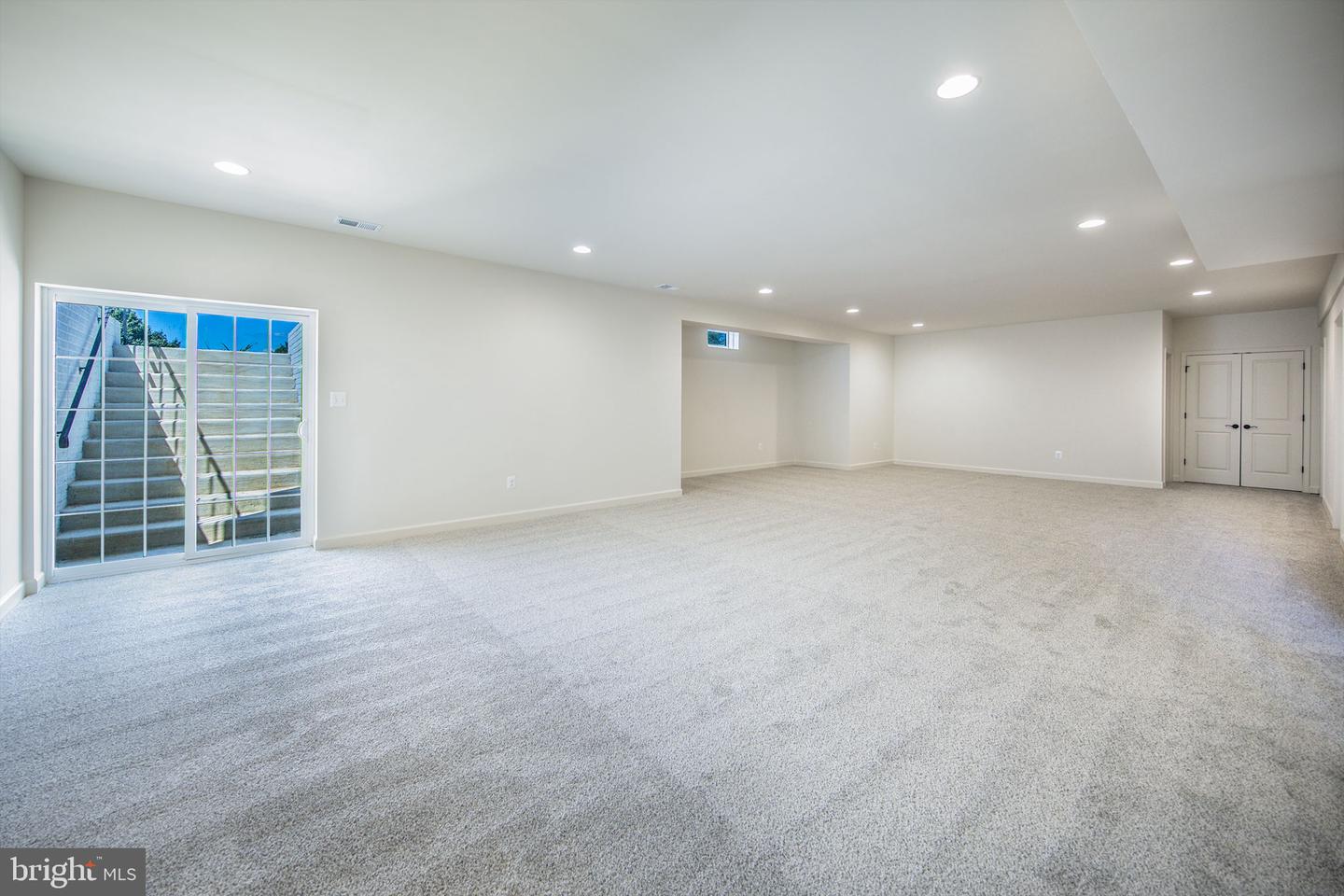16300 Amora Drive Property Photo 17
