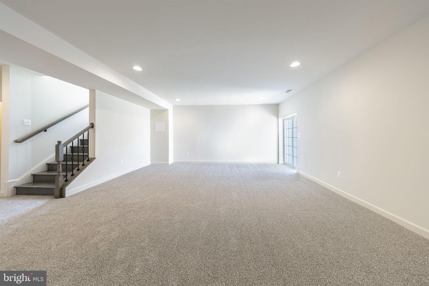 16300 Amora Drive Property Photo 18