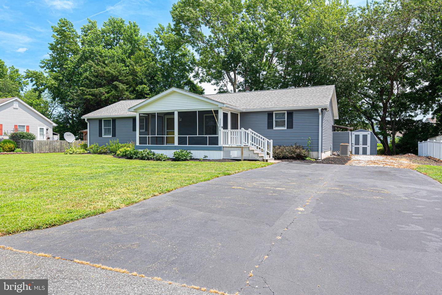 32099 Warren Rd Property Photo 1