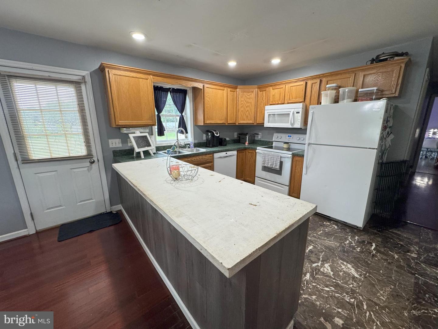 602 E Laurel Street Ext Property Photo 13