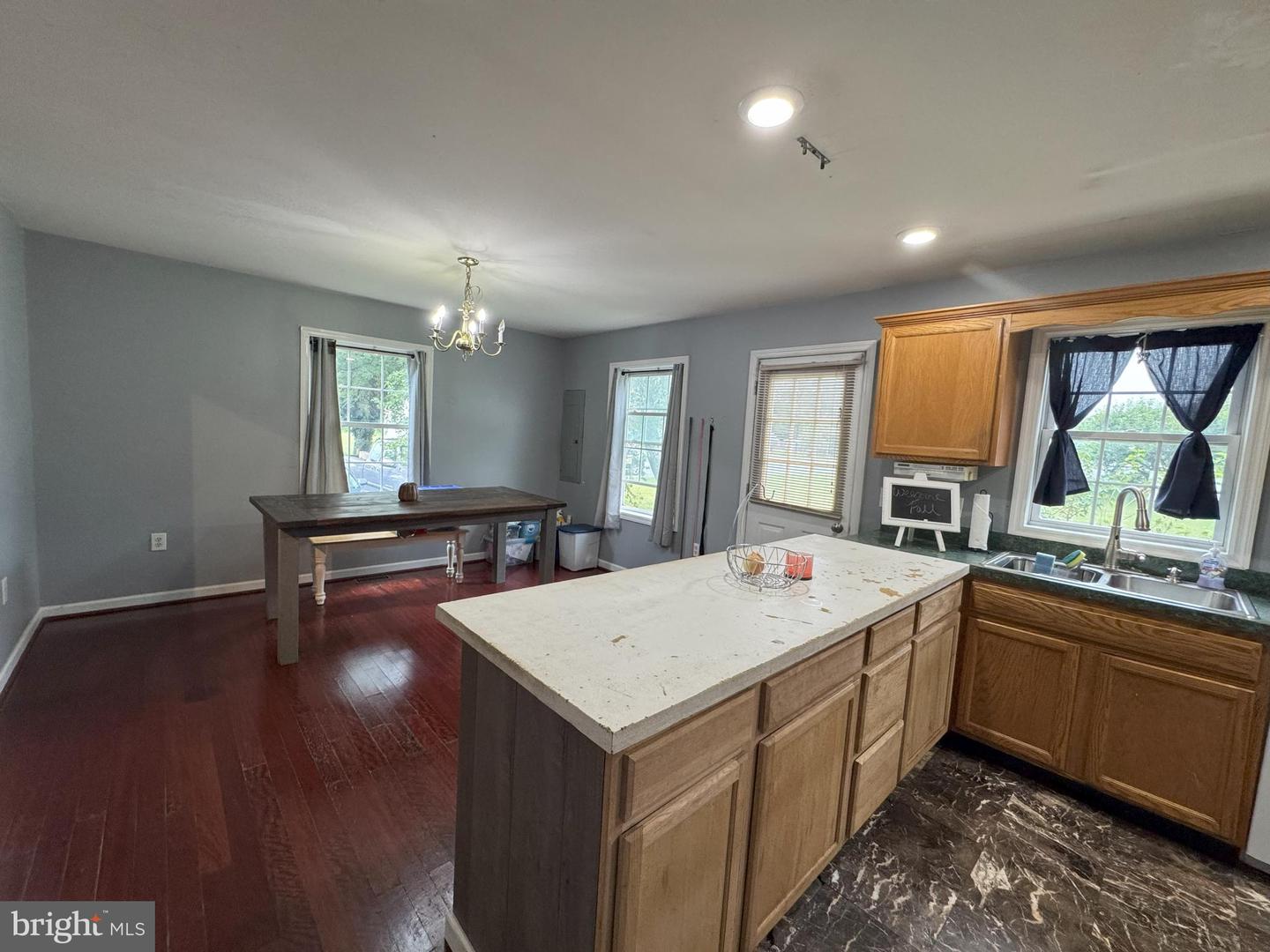 602 E Laurel Street Ext Property Photo 15