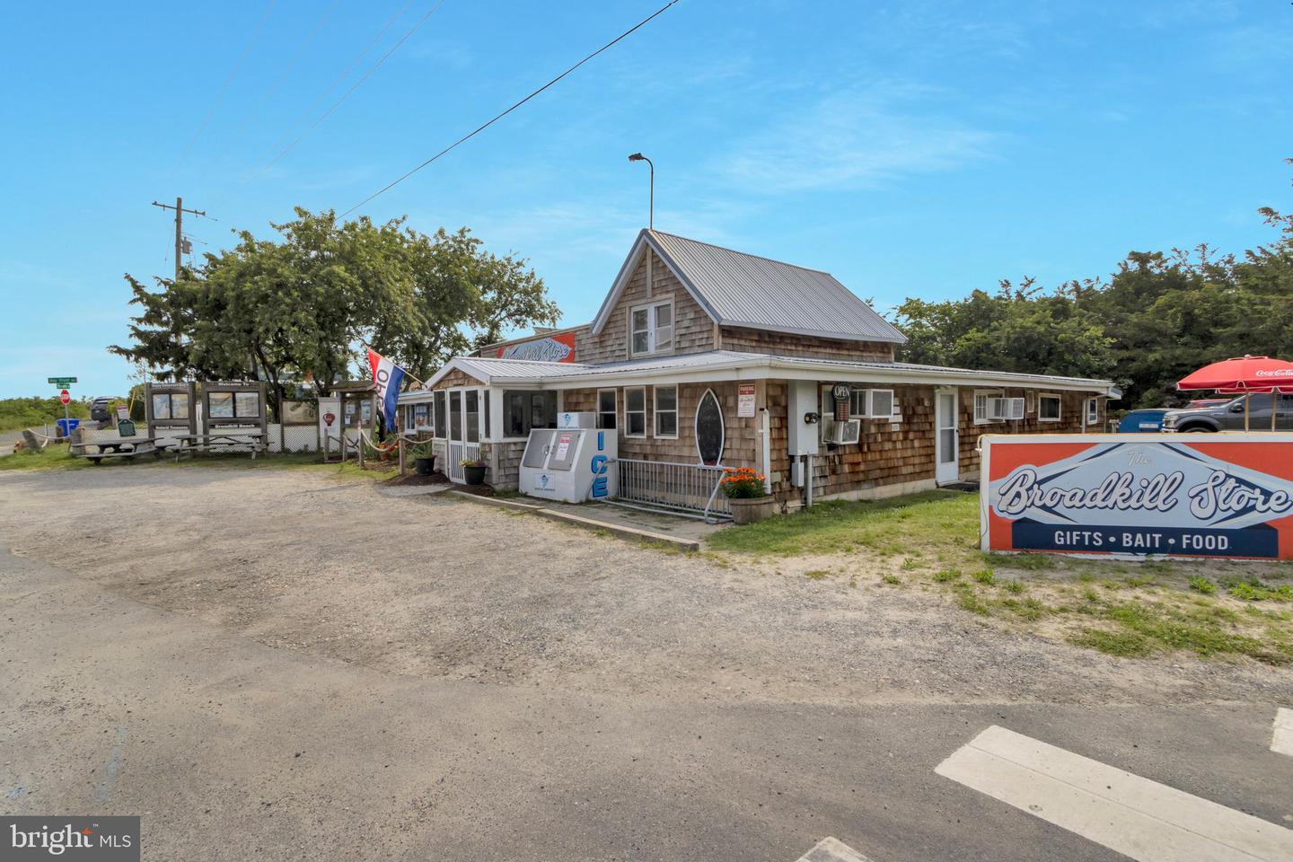 2 S Bay Shore Dr Property Photo 10